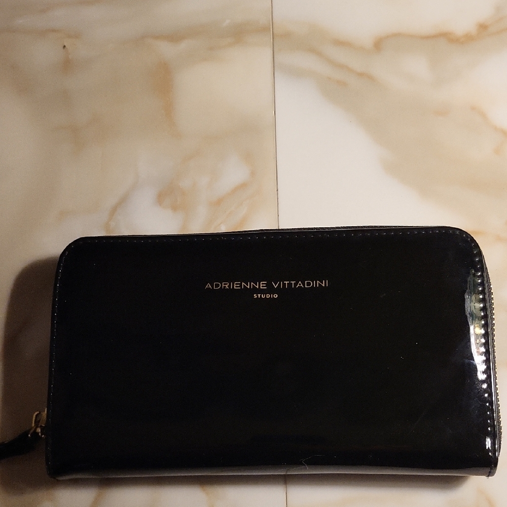 Adrienne Vittadini Black Wallet